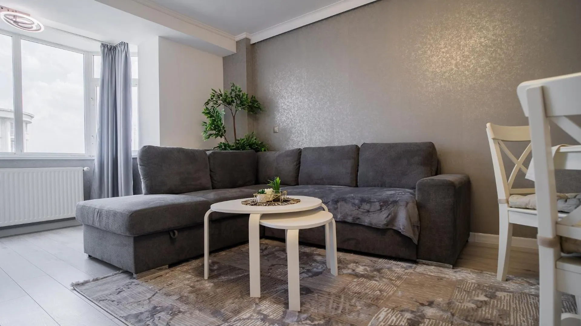 Luxury 2Br On Decebal Avenue Apartment Bucharest Romania