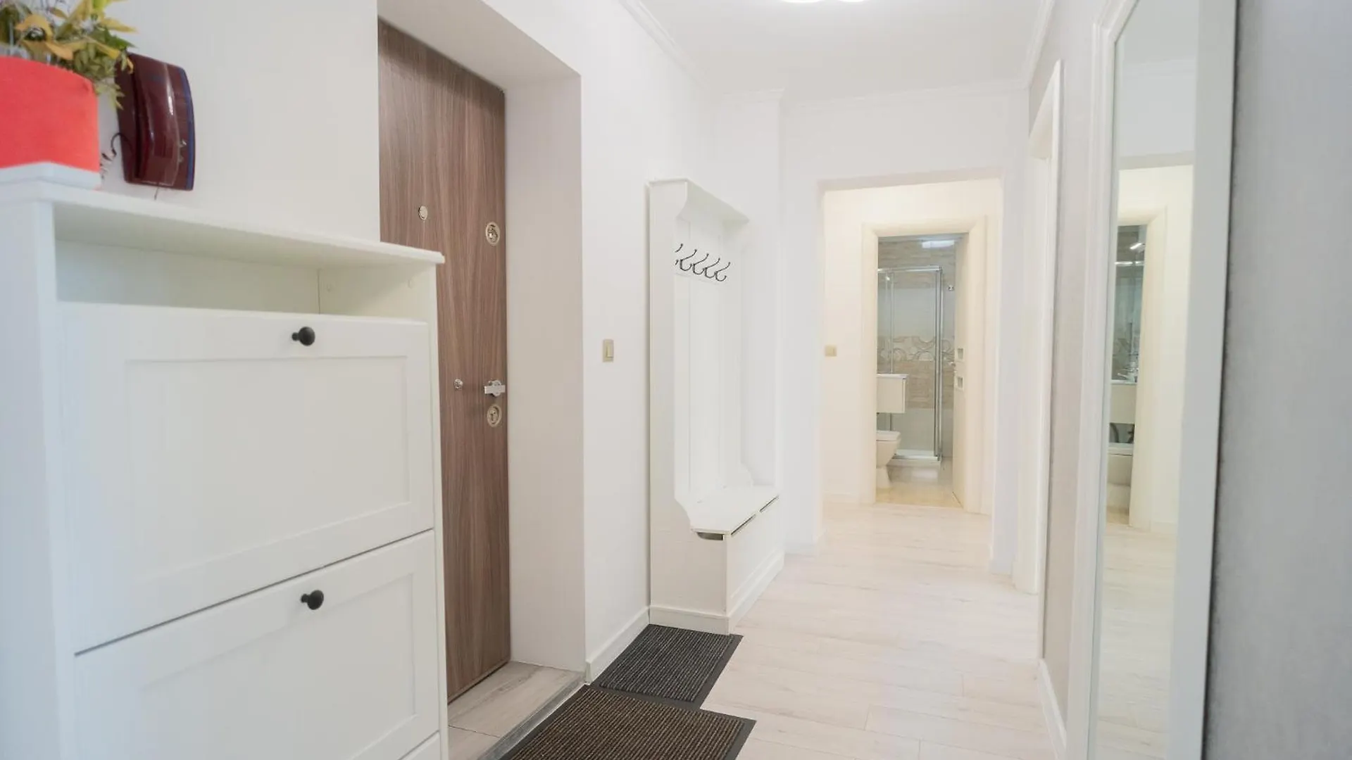 Luxury 2Br On Decebal Avenue Apartment Bucharest