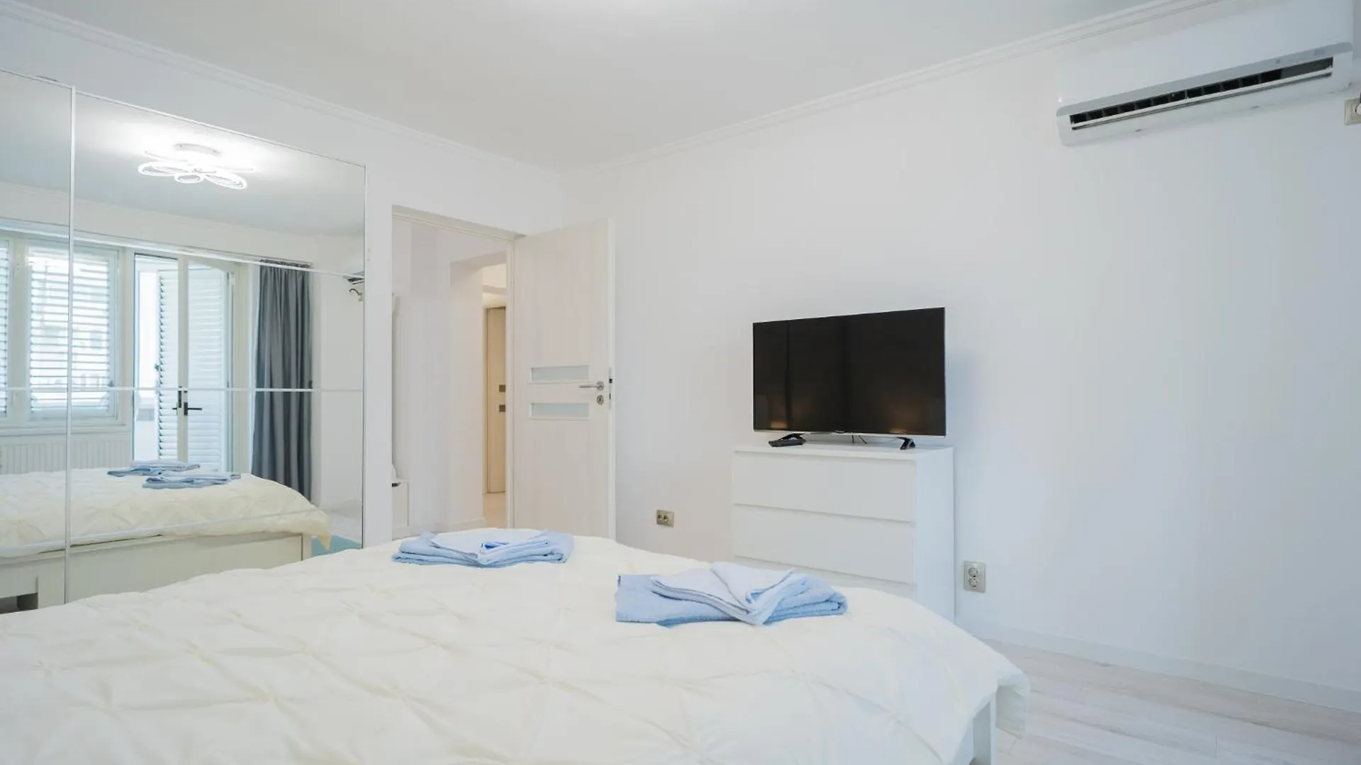 Luxury 2Br On Decebal Avenue Apartment Bucharest