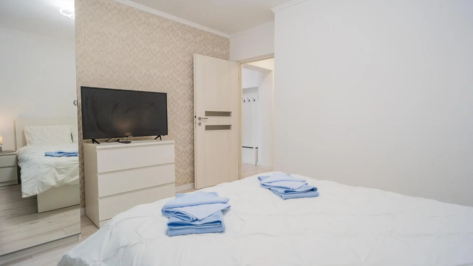 Luxury 2Br On Decebal Avenue Apartment Bucharest